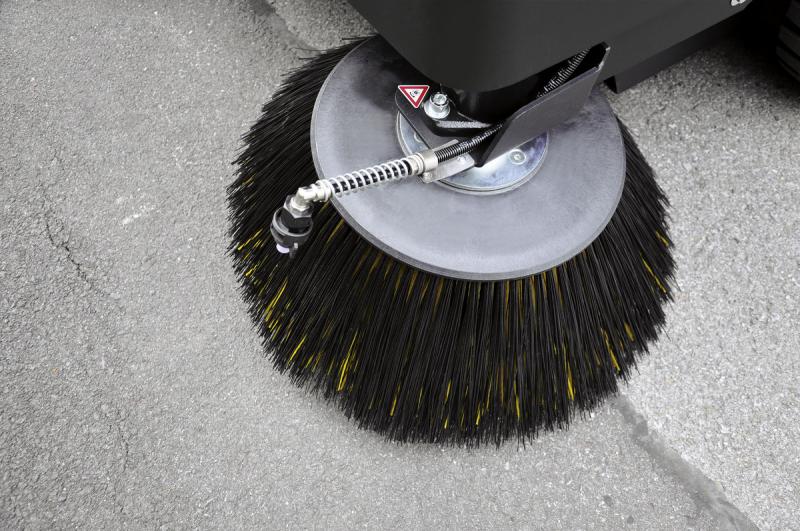 VARREDEIRA COM ASPIRAÇÃO KM 150/500 R GLP